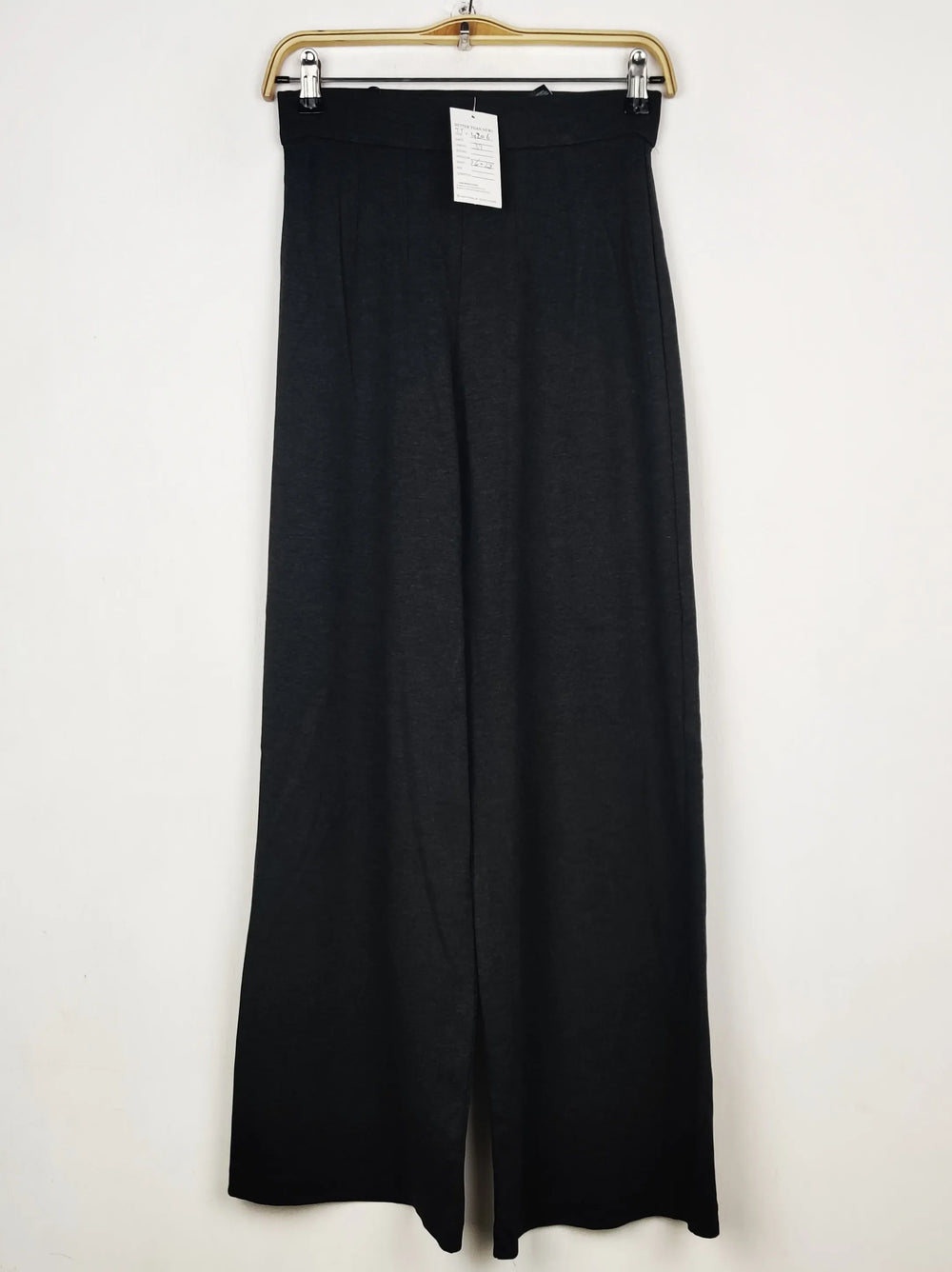 Buy online pre-used pre-loved 100% authentic & Original branded Marks & Spencer (TT-4206) available in Pakistan. Top international brands avilable.