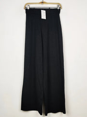 Buy online pre-used pre-loved 100% authentic & Original branded Marks & Spencer (TT-4206) available in Pakistan. Top international brands avilable.