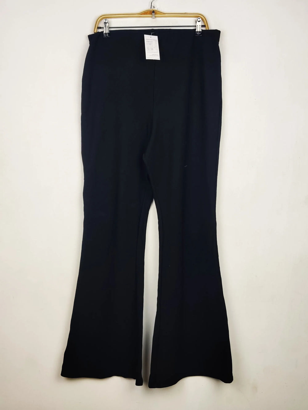 Buy online pre-used pre-loved 100% authentic & Original branded New Look (TT-4223) available in Pakistan. Top international brands avilable.
