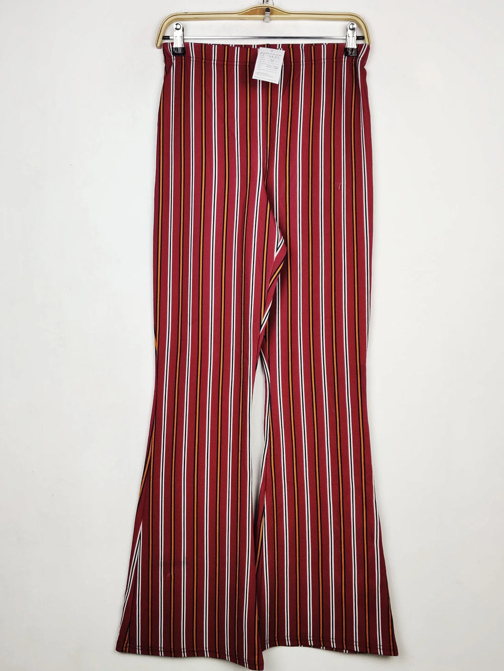 Buy online pre-used pre-loved 100% authentic & Original branded Unknown Brand (TT-4234) available in Pakistan. Top international brands avilable.