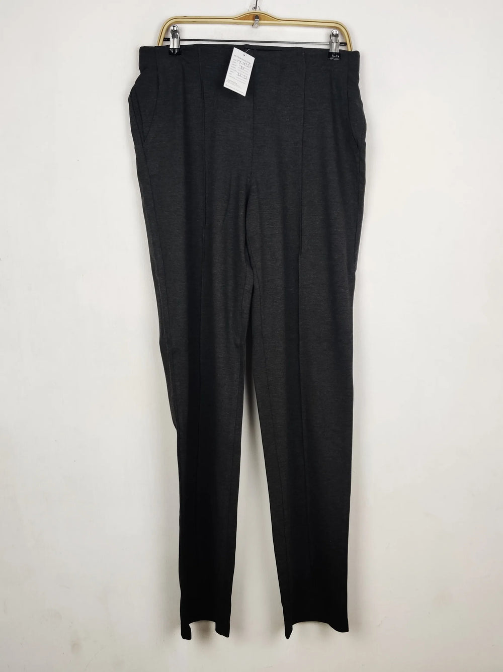 Buy online pre-used pre-loved 100% authentic & Original branded Marks & Spencer (TT-4354) available in Pakistan. Top international brands avilable.
