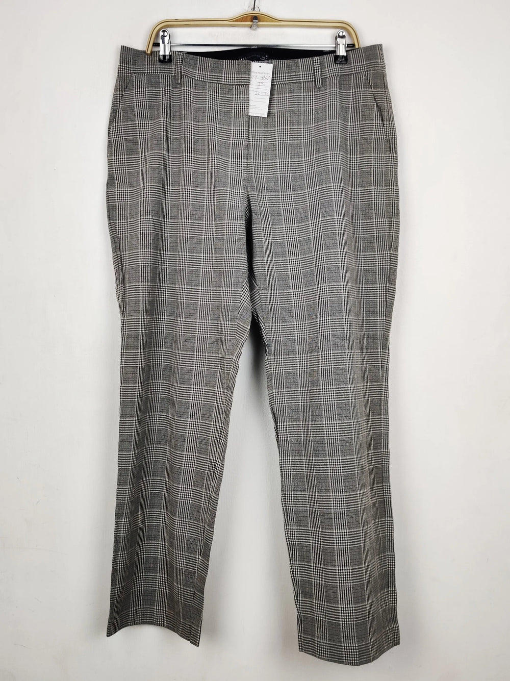 Buy online pre-used pre-loved 100% authentic & Original branded Marks & Spencer (TT-4367) available in Pakistan. Top international brands avilable.