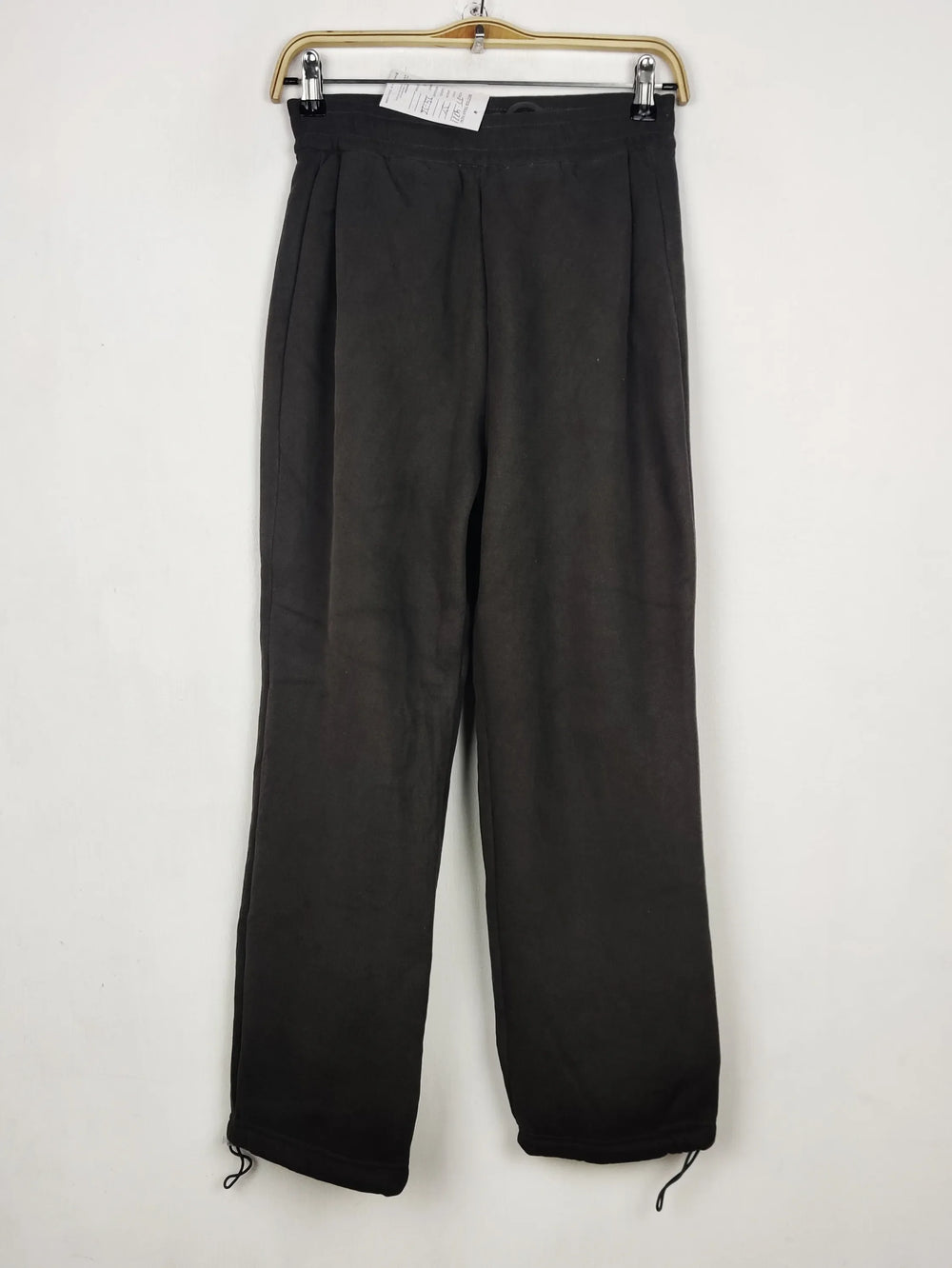 Buy online pre-used pre-loved 100% authentic & Original branded Unknown Brand (TT-4371) available in Pakistan. Top international brands avilable.