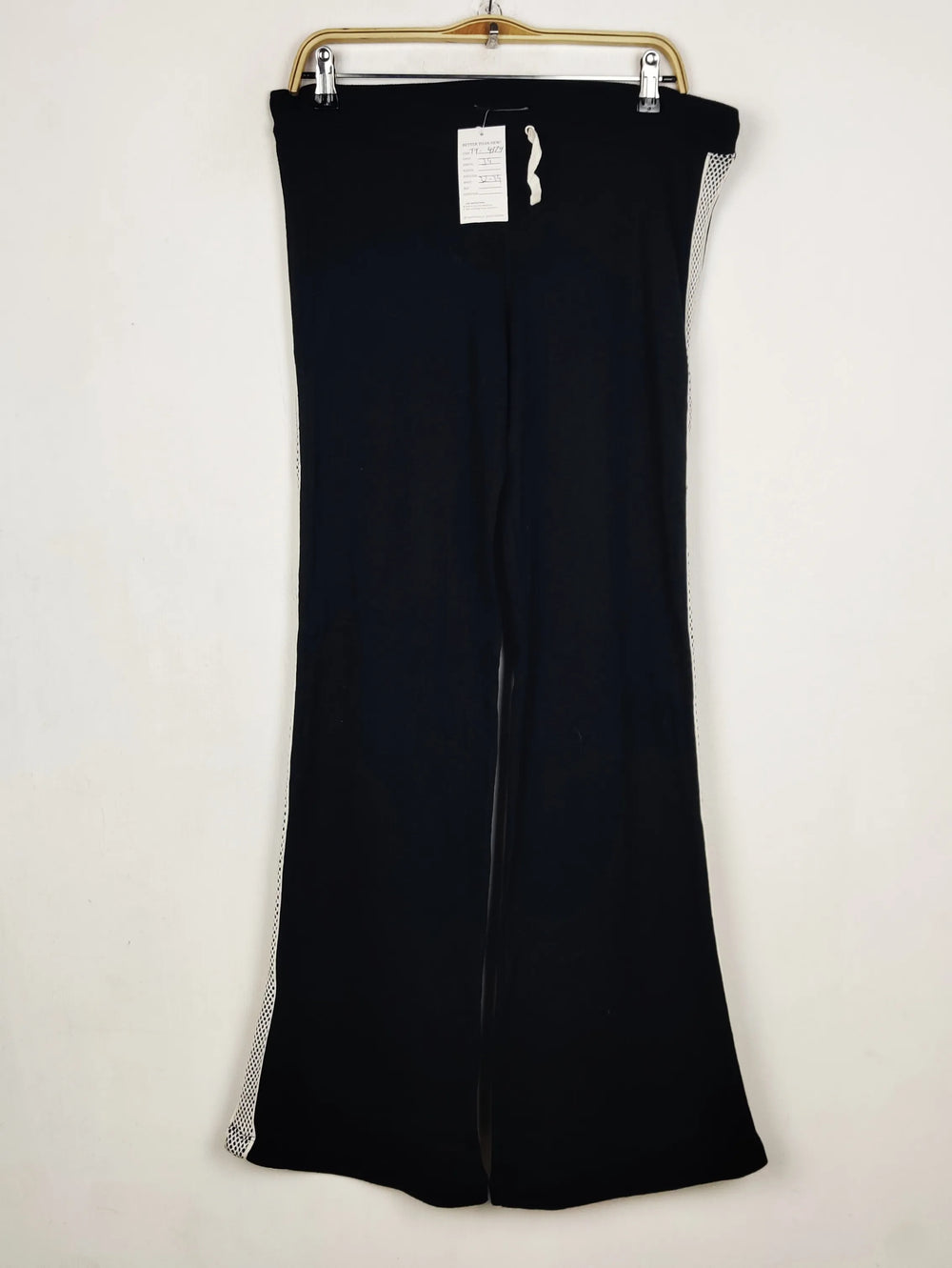 Buy online pre-used pre-loved 100% authentic & Original branded Dorothy Perkins (TT-4374) available in Pakistan. Top international brands avilable.