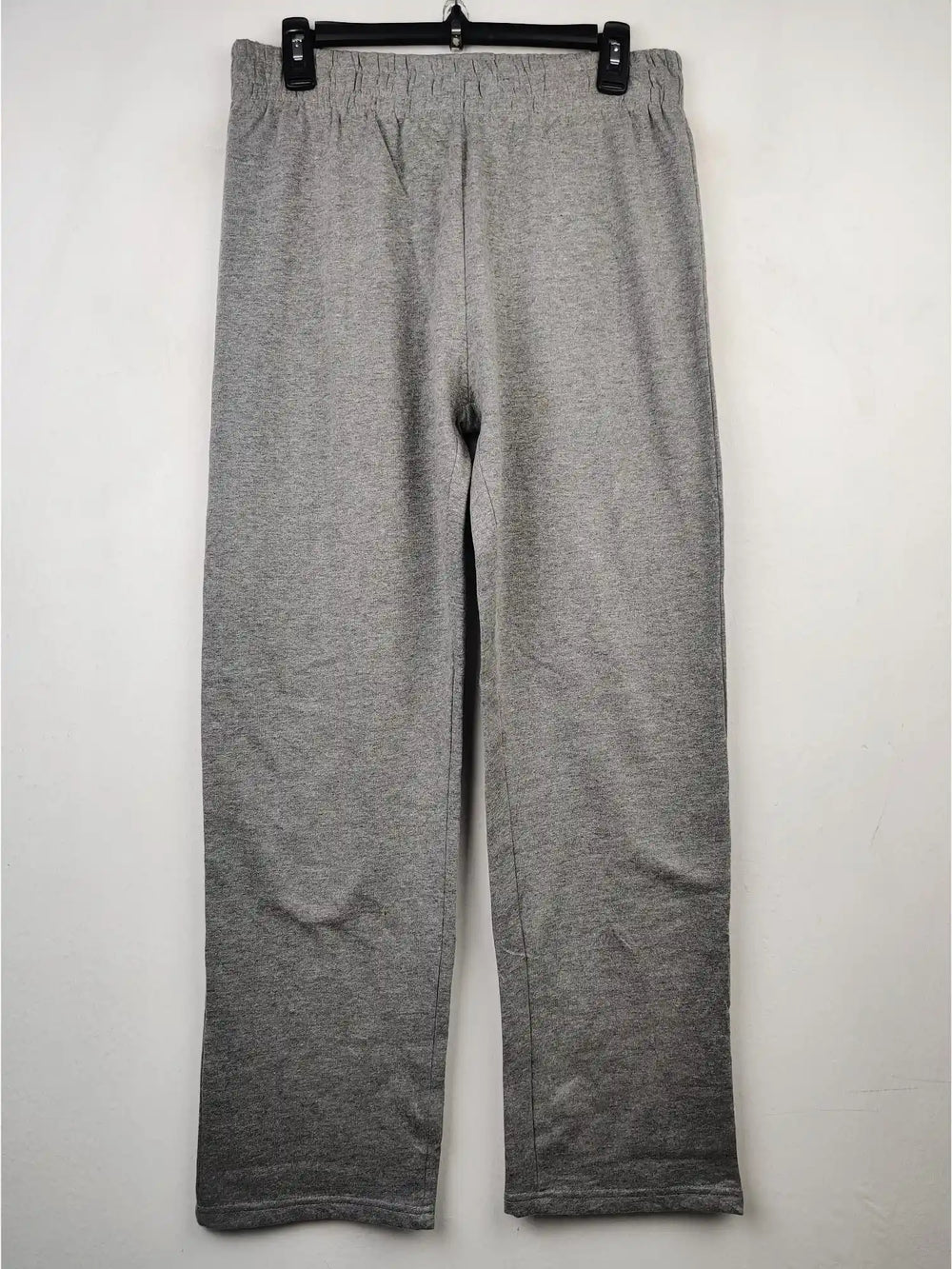 Buy online pre-used pre-loved 100% authentic & Original branded Quality Leisure Wear (TT-454) available in Pakistan. Top international brands avilable.