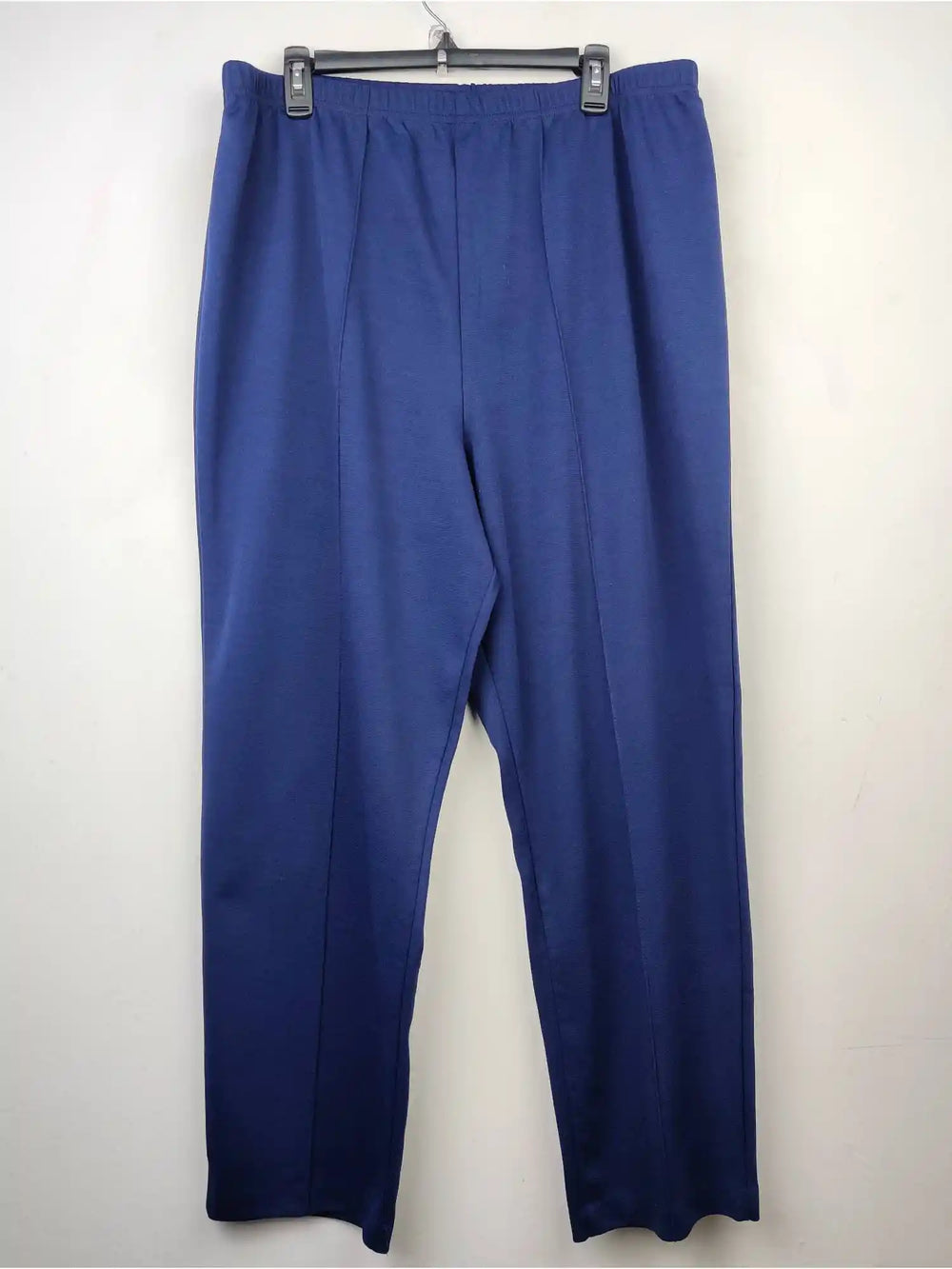 Buy online pre-used pre-loved 100% authentic & Original branded Unknown Brand (TT-50) available in Pakistan. Top international brands avilable.