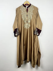 Buy online pre-used pre-loved 100% authentic & Original branded Unknown Brand (WBK-1115) available in Pakistan. Top international brands avilable.