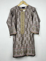 Buy online pre-used pre-loved 100% authentic & Original branded Sadabahar (WBK-1136) available in Pakistan. Top international brands avilable.