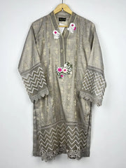 Buy online pre-used pre-loved 100% authentic & Original branded Raniya.H (WBK-1146) available in Pakistan. Top international brands avilable.