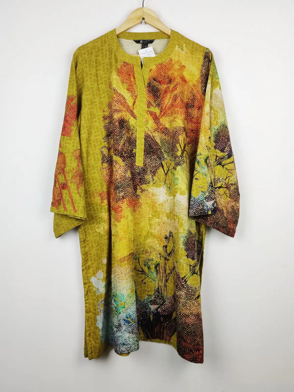 Buy online pre-used pre-loved 100% authentic & Original branded Nishat Linen (WBK-1178) available in Pakistan. Top international brands avilable.