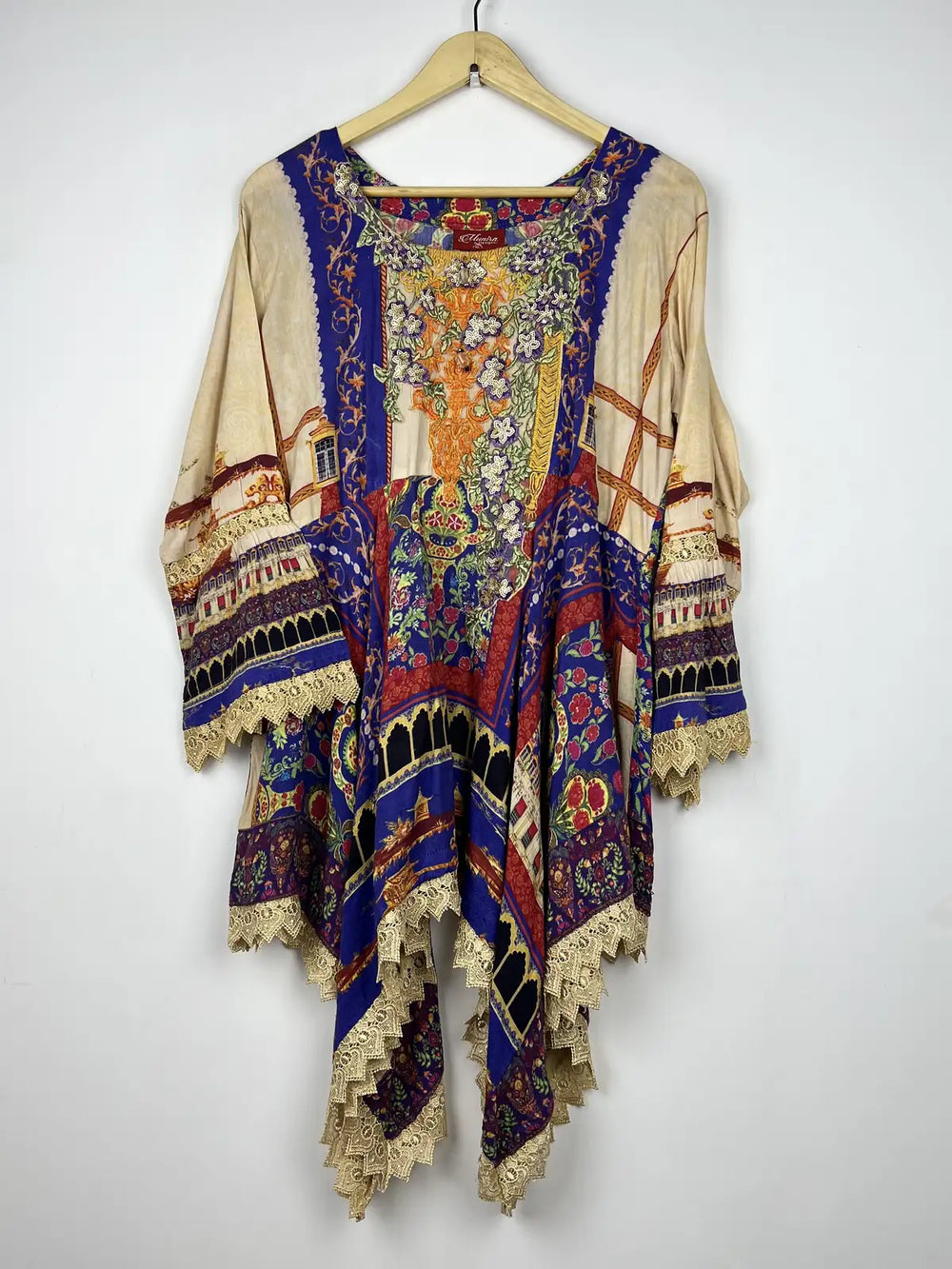 Buy online pre-used pre-loved 100% authentic & Original branded Munira (WBK-1197) available in Pakistan. Top international brands avilable.