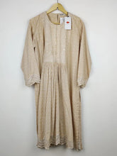 Buy online pre-used pre-loved 100% authentic & Original branded Khaadi (WBK-1255) available in Pakistan. Top international brands avilable.