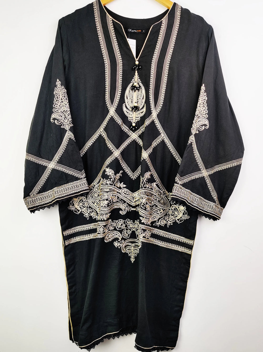 Buy online pre-used pre-loved 100% authentic & Original branded Alkaram Studio (WBK-154) available in Pakistan. Top international brands avilable.