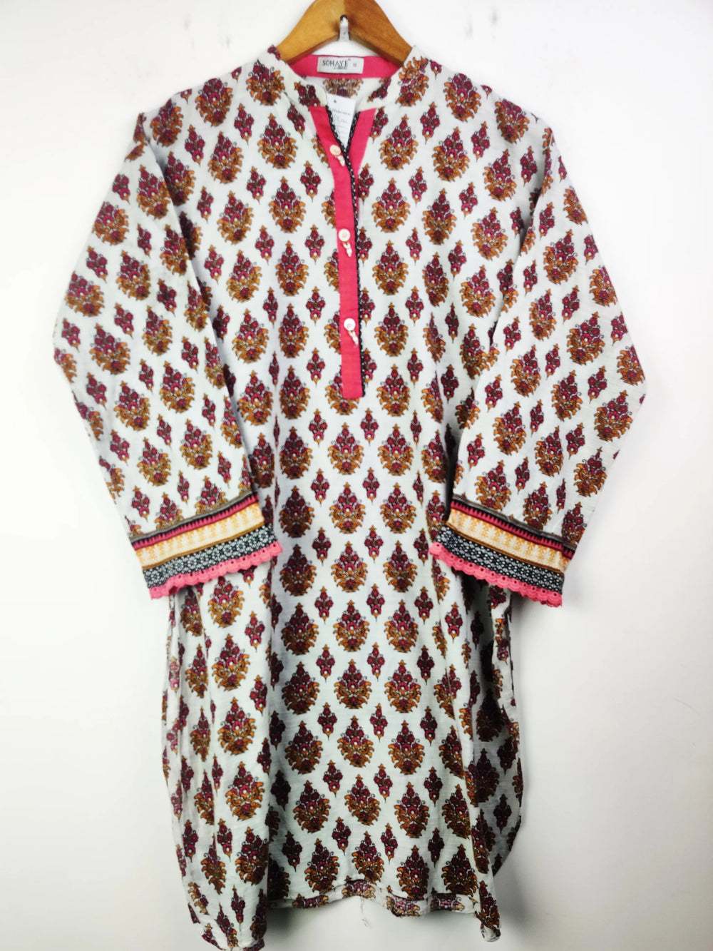 Buy online pre-used pre-loved 100% authentic & Original branded Sohaye (WBK-163) available in Pakistan. Top international brands avilable.