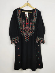 Buy online pre-used pre-loved 100% authentic & Original branded Unknown Brand (WBK-1679) available in Pakistan. Top international brands avilable.