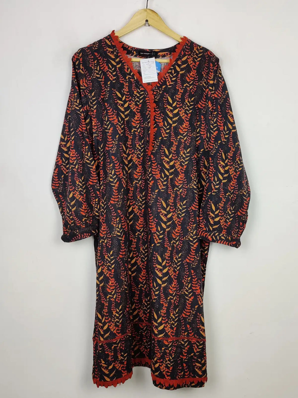 Buy online pre-used pre-loved 100% authentic & Original branded Bin Saeed (WBK-1722) available in Pakistan. Top international brands avilable.