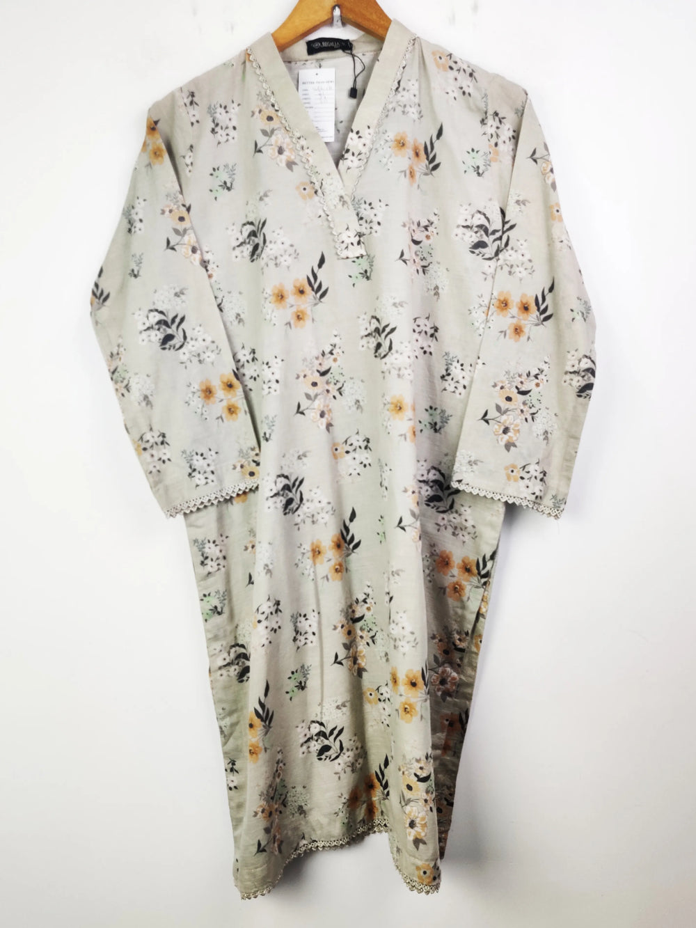 Buy online pre-used pre-loved 100% authentic & Original branded Regalia (WBK-174) available in Pakistan. Top international brands avilable.