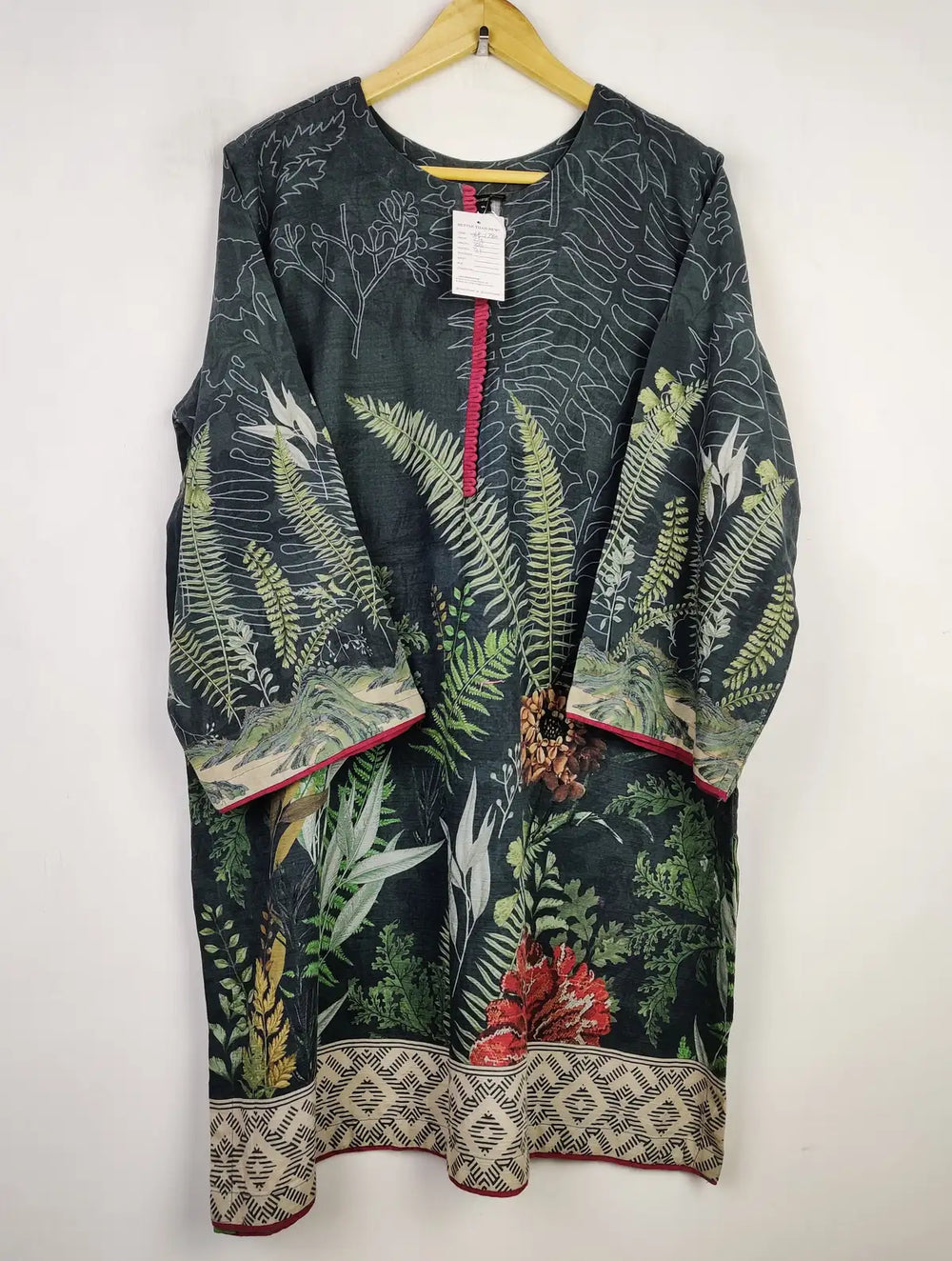 Buy online pre-used pre-loved 100% authentic & Original branded Ak Collection (WBK-1780) available in Pakistan. Top international brands avilable.