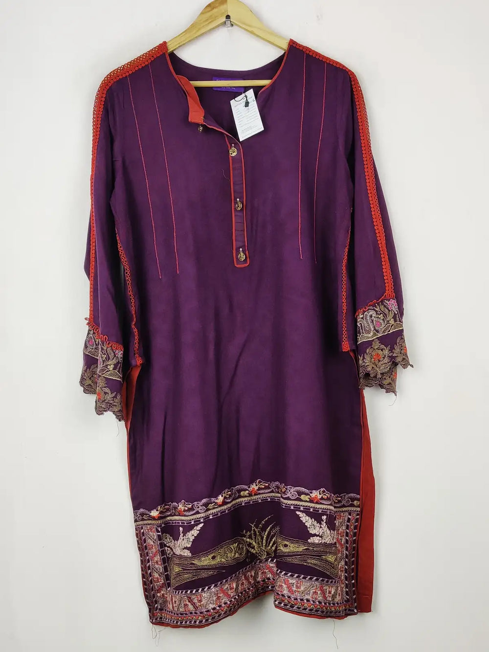 Buy online pre-used pre-loved 100% authentic & Original branded Sana Safinaz (WBK-1855) available in Pakistan. Top international brands avilable.