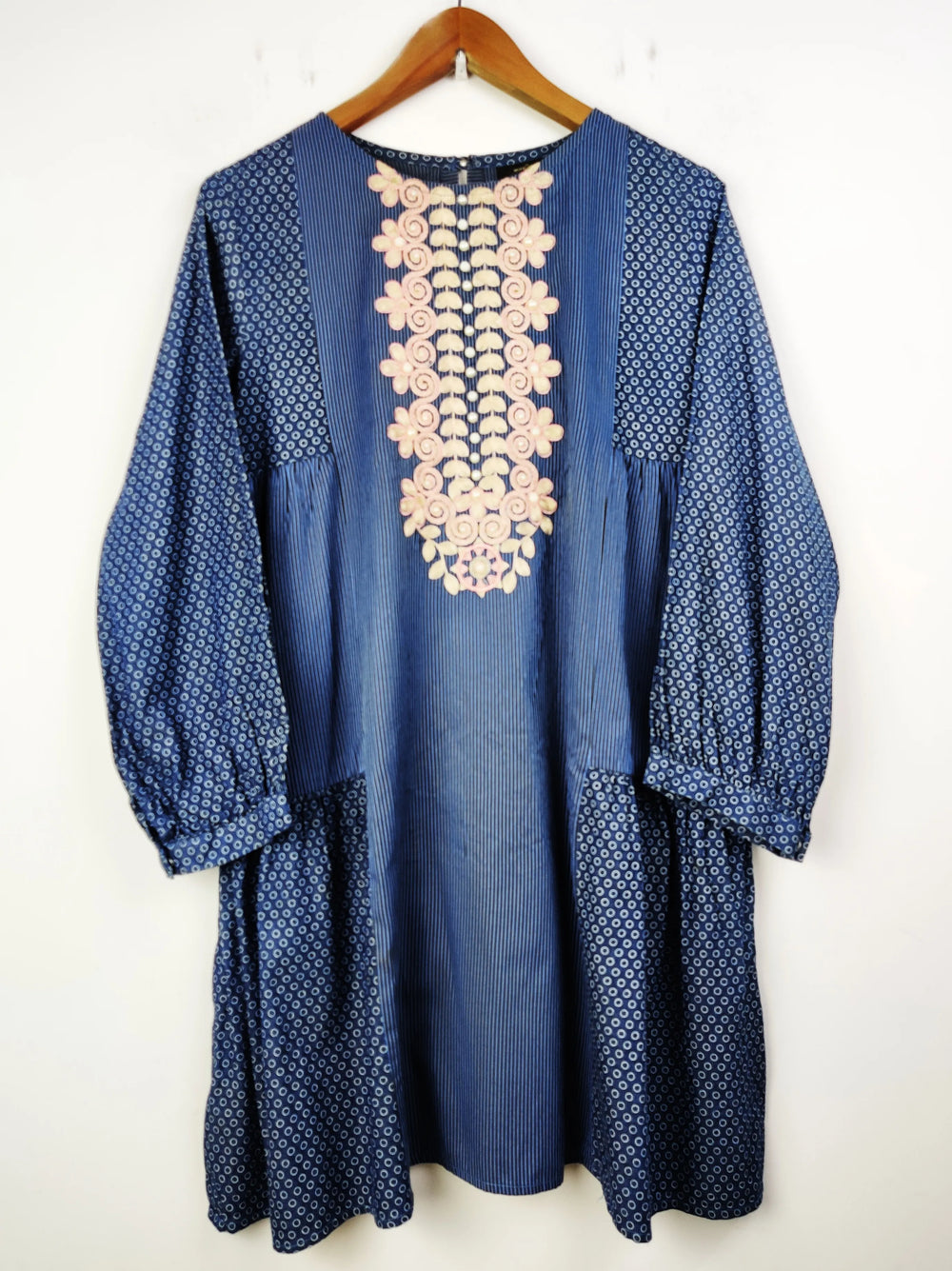 Buy online pre-used pre-loved 100% authentic & Original branded Allys (WBK-185) available in Pakistan. Top international brands avilable.