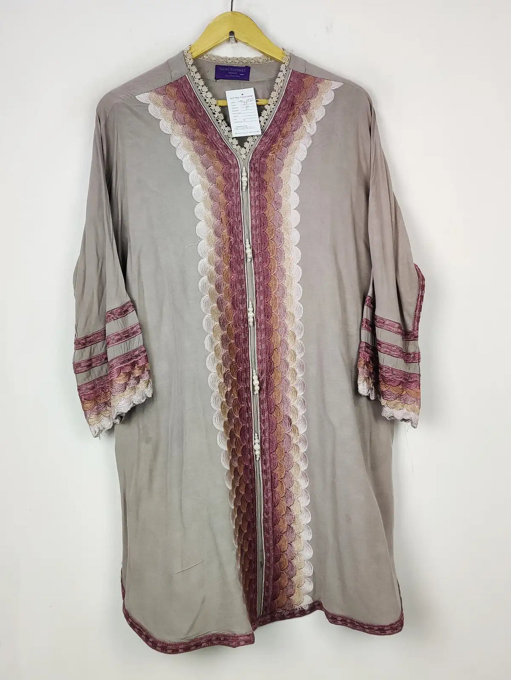 Buy online pre-used pre-loved 100% authentic & Original branded Sana Safinaz (WBK-1932) available in Pakistan. Top international brands avilable.
