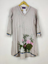Buy online pre-used pre-loved 100% authentic & Original branded Sana Safinaz (WBK-2009) available in Pakistan. Top international brands avilable.