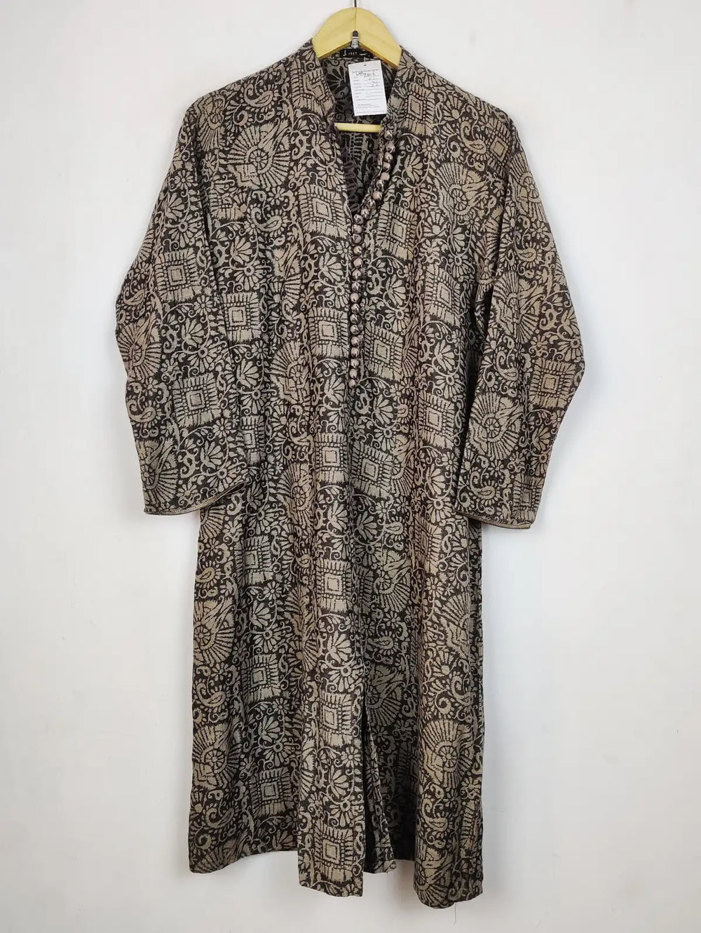 Buy online pre-used pre-loved 100% authentic & Original branded J.Pret (WBK-2506) available in Pakistan. Top international brands avilable.