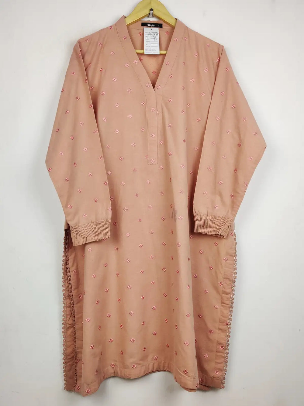 Buy online pre-used pre-loved 100% authentic & Original branded Khaadi (WBK-2568) available in Pakistan. Top international brands avilable.