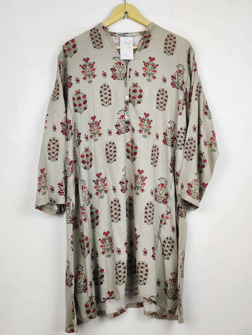 Buy online pre-used pre-loved 100% authentic & Original branded Khaadi (WBK-2570) available in Pakistan. Top international brands avilable.