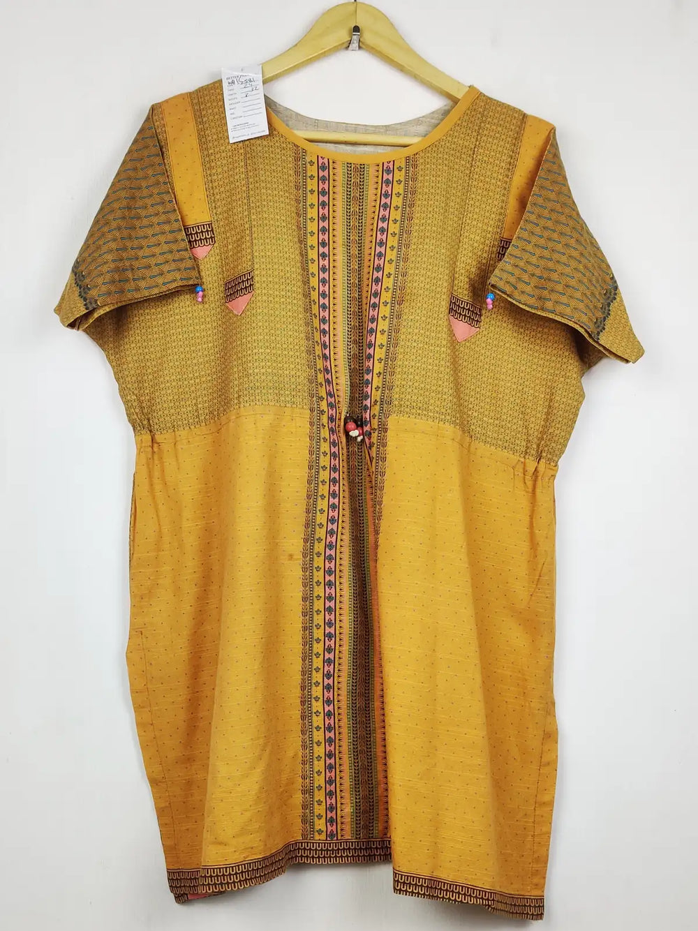 Buy online pre-used pre-loved 100% authentic & Original branded Unknown Brand (WBK-2581) available in Pakistan. Top international brands avilable.
