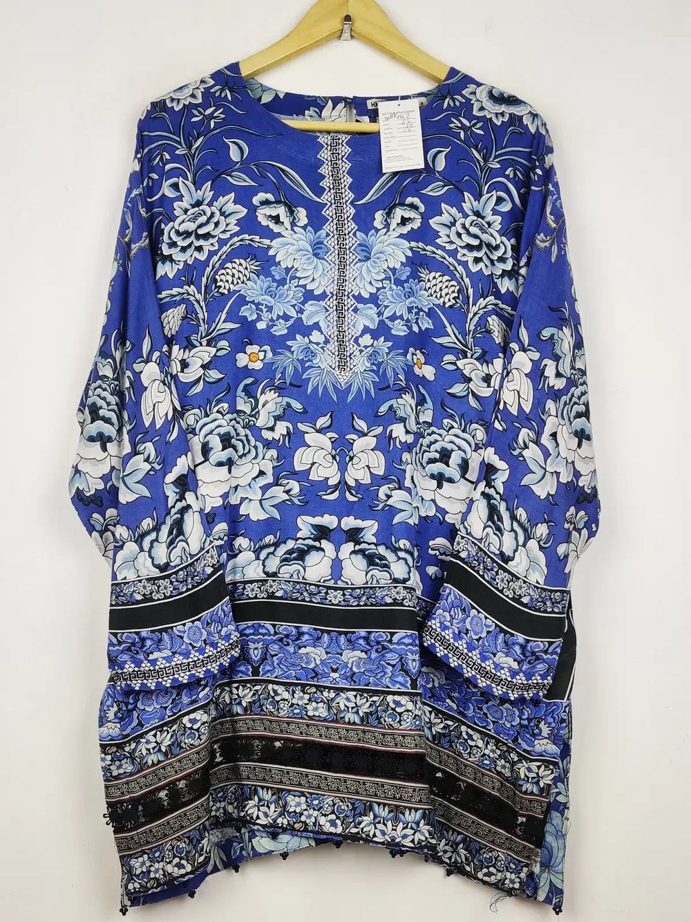 Buy online pre-used pre-loved 100% authentic & Original branded Khaadi (WBK-2612) available in Pakistan. Top international brands avilable.