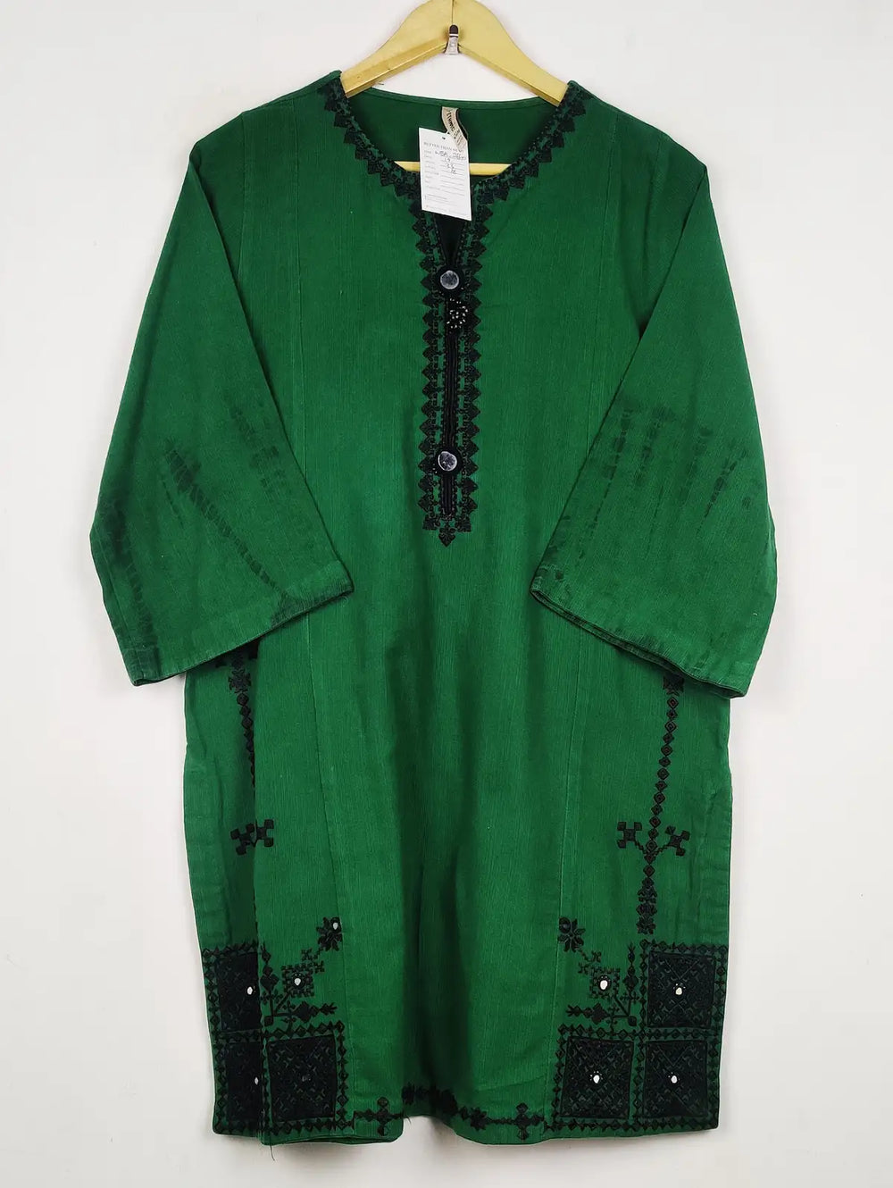 Buy online pre-used pre-loved 100% authentic & Original branded Ethnic (WBK-2660) available in Pakistan. Top international brands avilable.