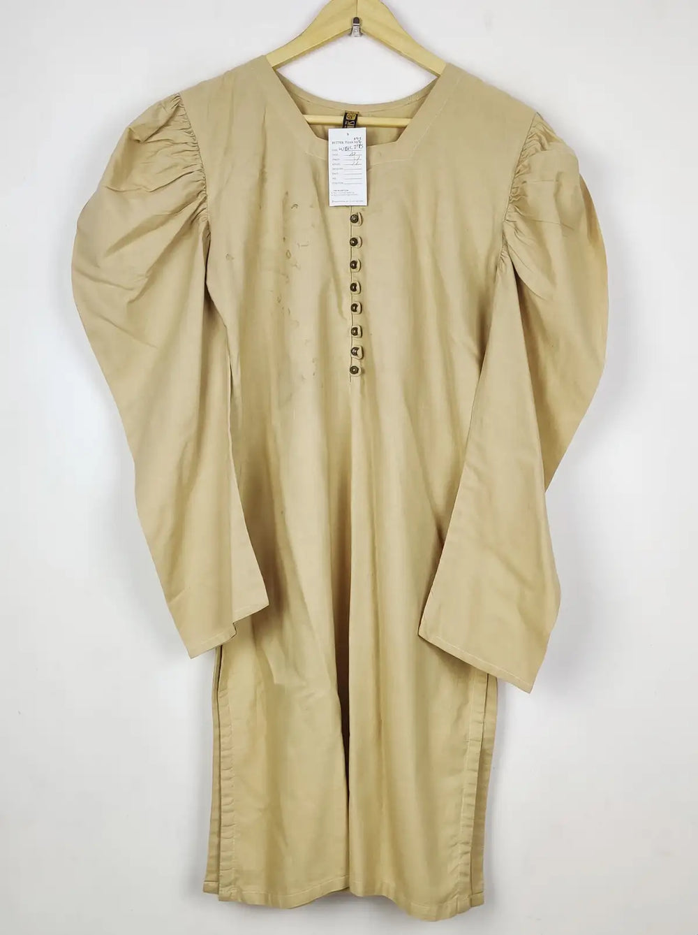 Buy online pre-used pre-loved 100% authentic & Original branded Unknown Brand (WBK-2715) available in Pakistan. Top international brands avilable.