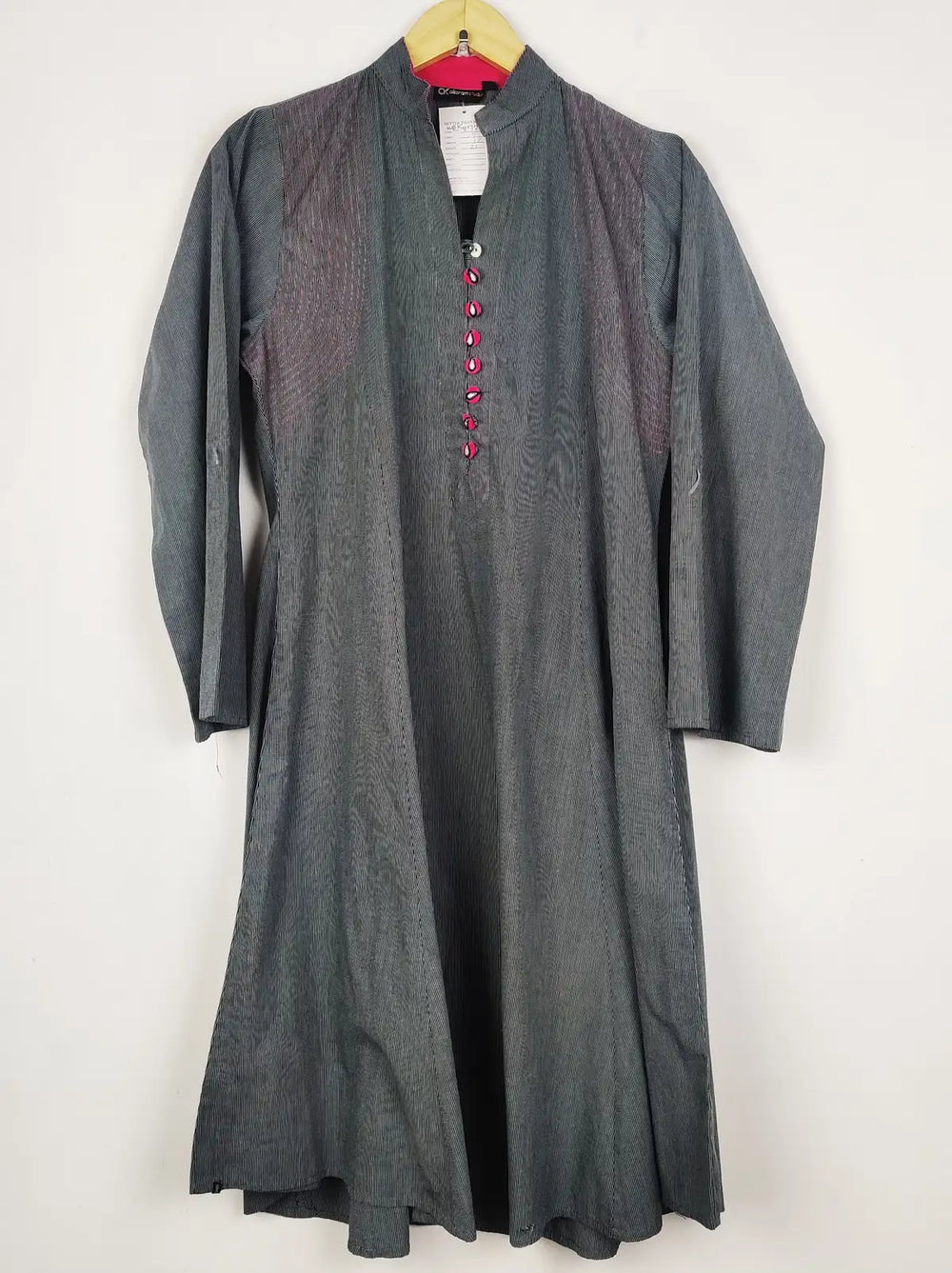 Buy online pre-used pre-loved 100% authentic & Original branded Alkaram (WBK-2728) available in Pakistan. Top international brands avilable.
