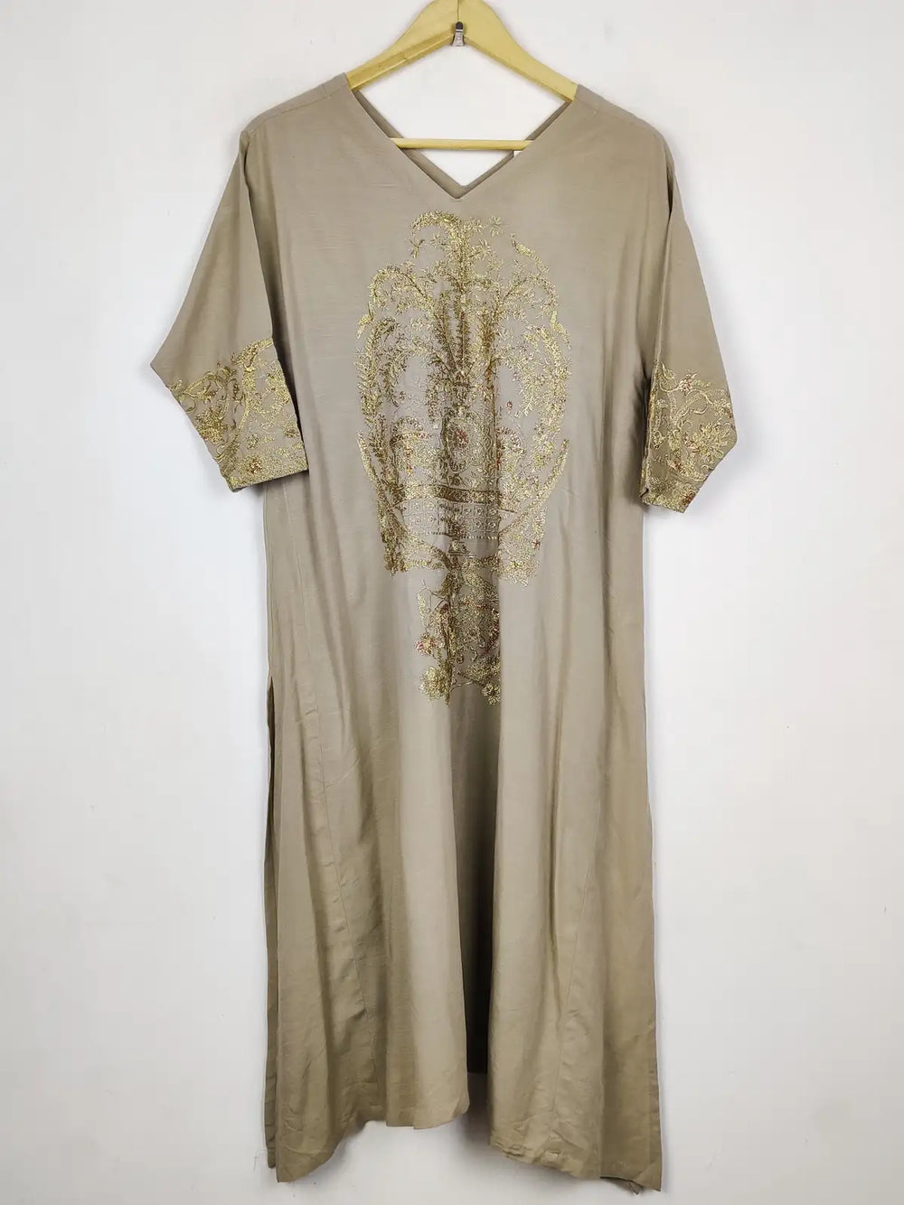 Buy online pre-used pre-loved 100% authentic & Original branded Khaadi (WBK-2799) available in Pakistan. Top international brands avilable.