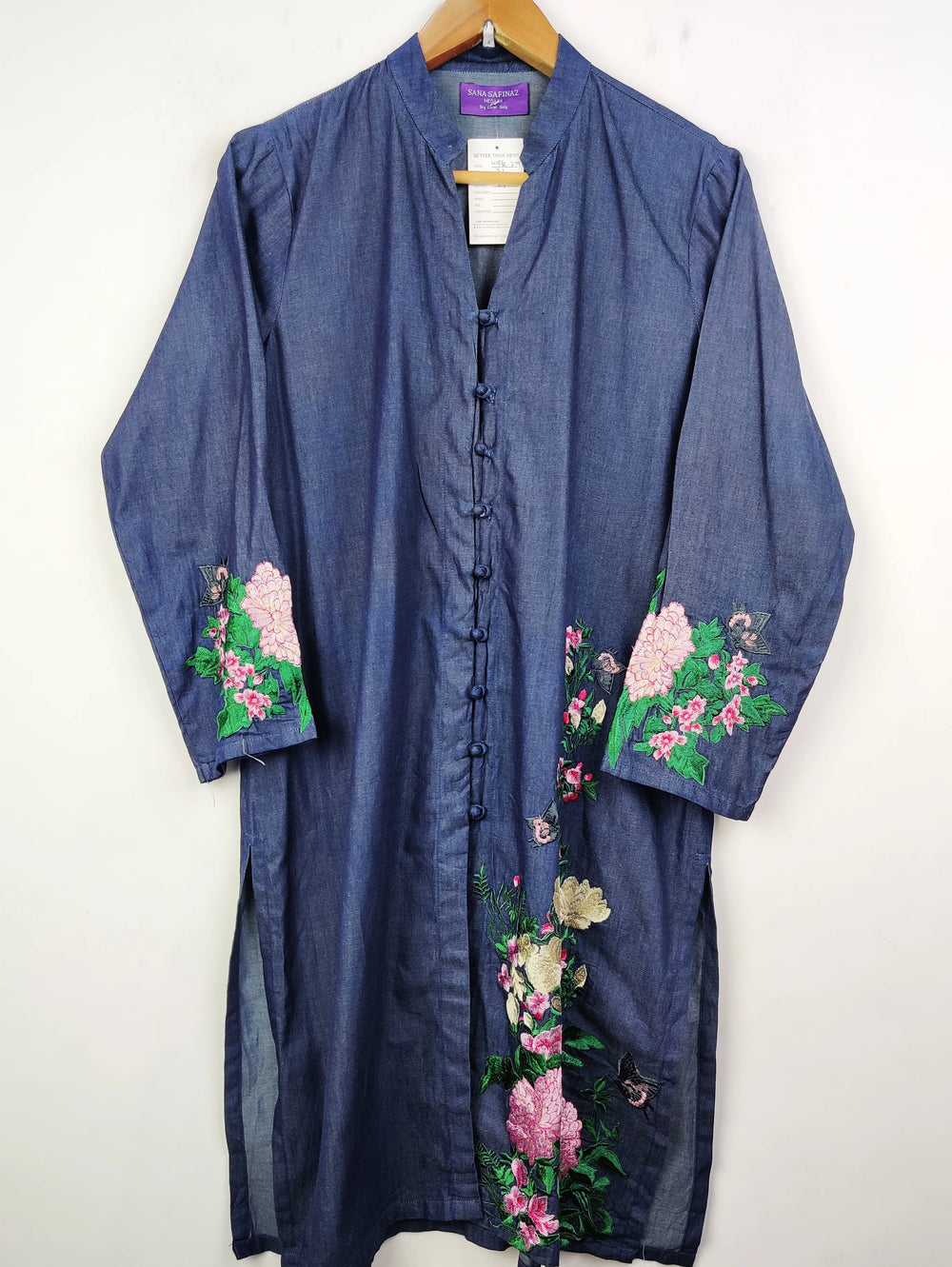 Buy online pre-used pre-loved 100% authentic & Original branded Sana Safinaz (WBK-279) available in Pakistan. Top international brands avilable.