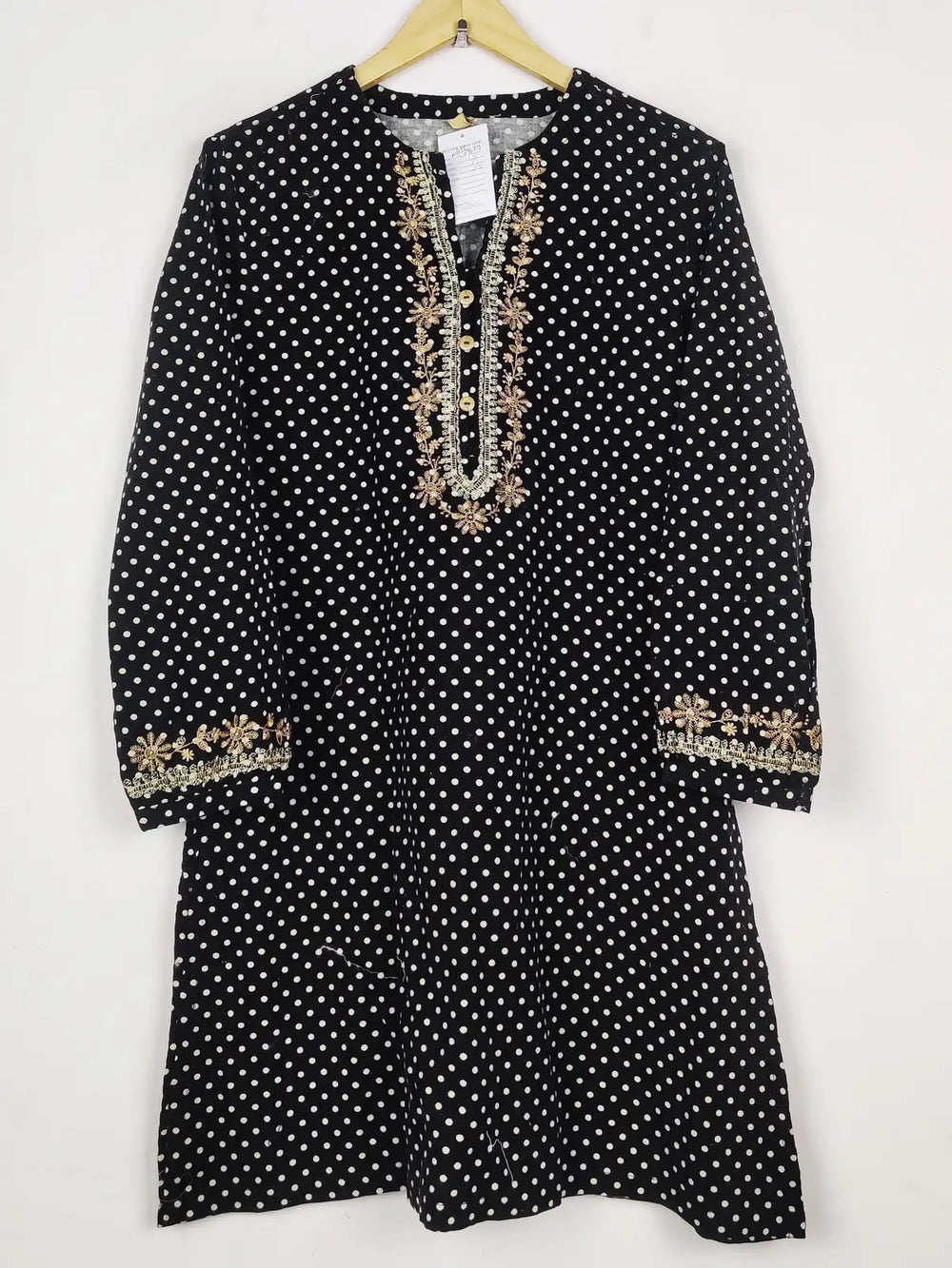 Buy online pre-used pre-loved 100% authentic & Original branded Beechtree (WBK-2827) available in Pakistan. Top international brands avilable.