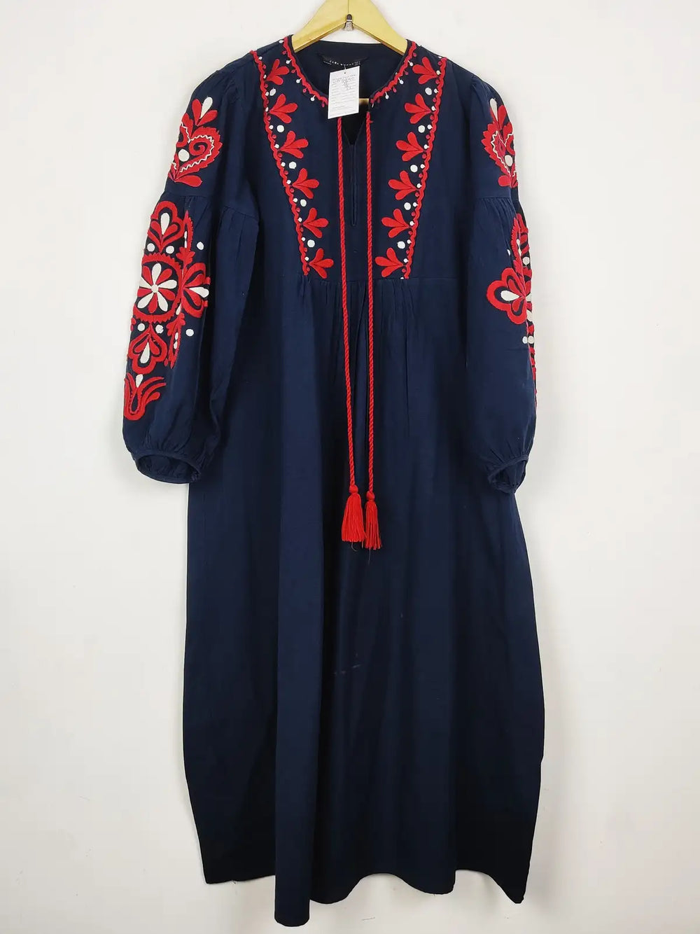 Buy online pre-used pre-loved 100% authentic & Original branded Zara (WBK-2840) available in Pakistan. Top international brands avilable.