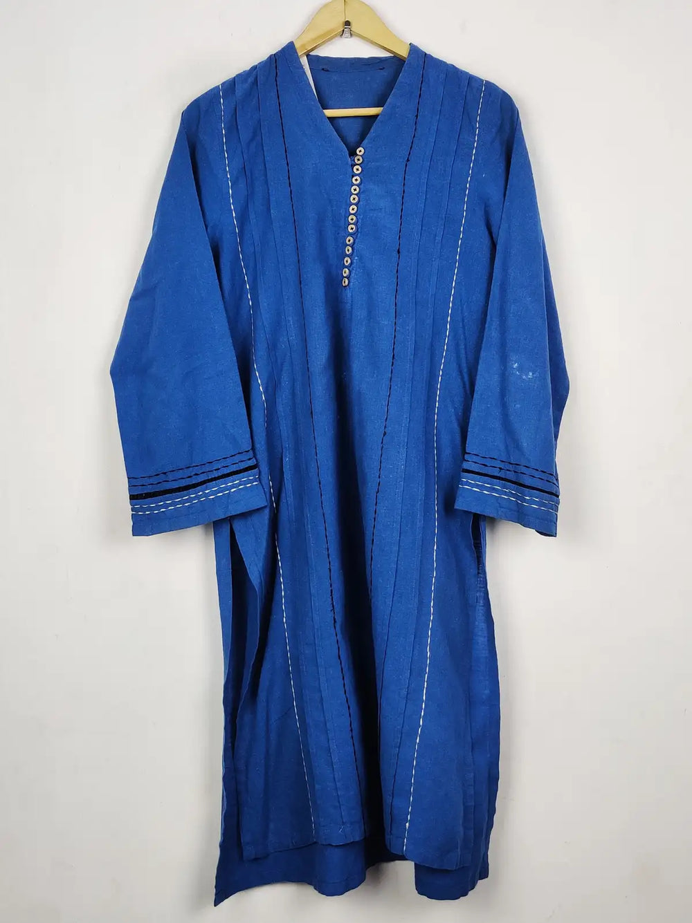 Buy online pre-used pre-loved 100% authentic & Original branded Unknown Brand (WBK-2842) available in Pakistan. Top international brands avilable.