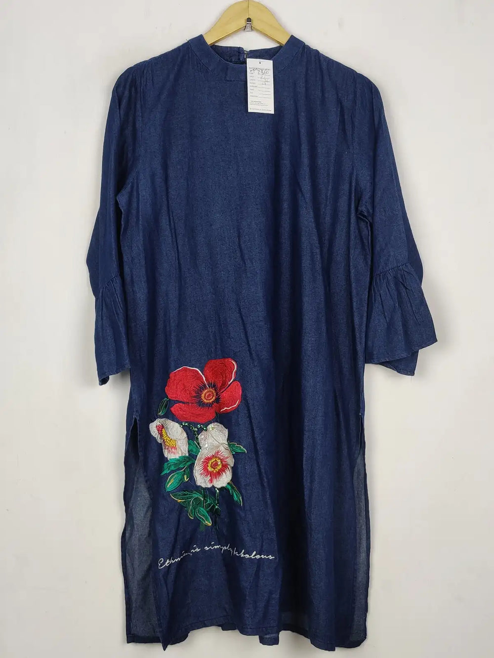 Buy online pre-used pre-loved 100% authentic & Original branded Ethnic (WBK-2860) available in Pakistan. Top international brands avilable.