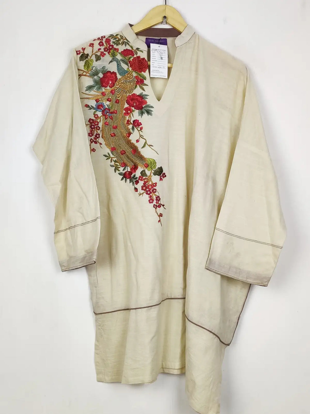 Buy online pre-used pre-loved 100% authentic & Original branded Sana Safinaz (WBK-2906) available in Pakistan. Top international brands avilable.
