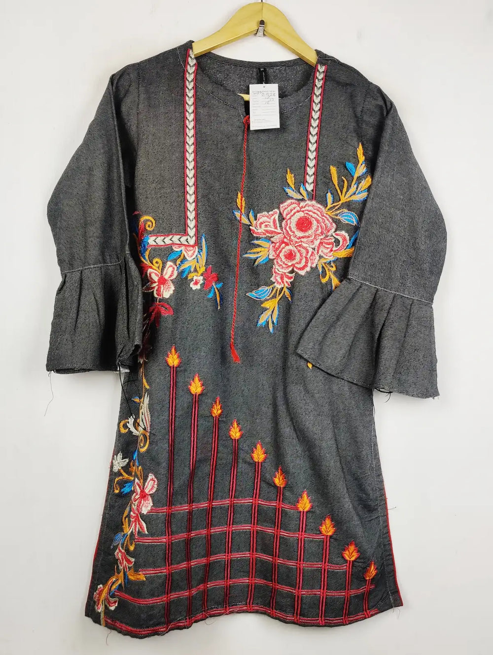 Buy online pre-used pre-loved 100% authentic & Original branded S.N Collection (WBK-2928) available in Pakistan. Top international brands avilable.