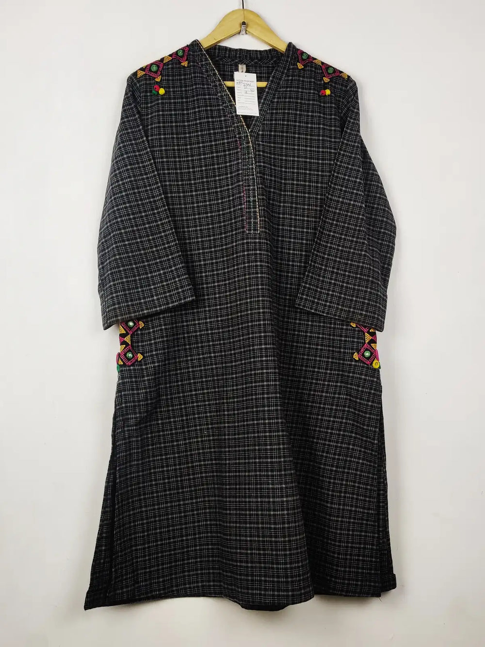 Buy online pre-used pre-loved 100% authentic & Original branded Ethnic (WBK-2941) available in Pakistan. Top international brands avilable.
