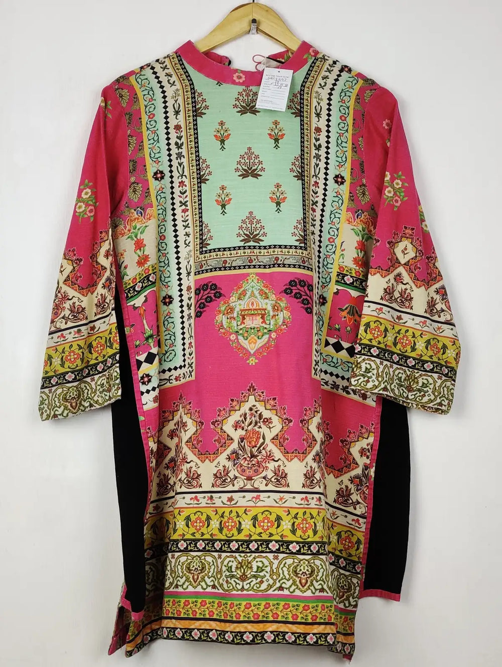 Buy online pre-used pre-loved 100% authentic & Original branded Ethnic (WBK-2992) available in Pakistan. Top international brands avilable.