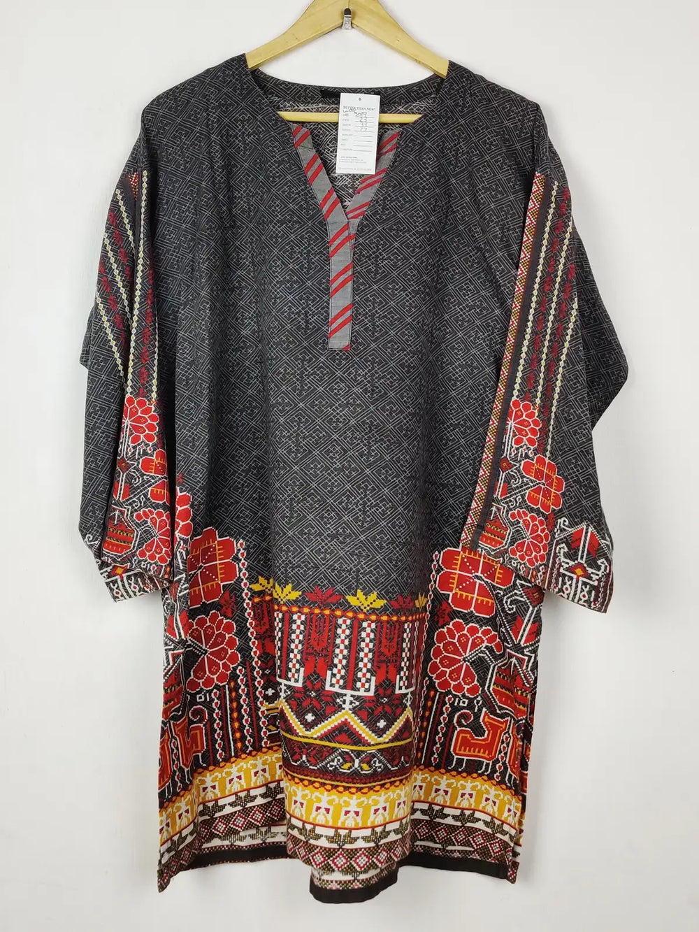 Buy online pre-used pre-loved 100% authentic & Original branded Khaadi (WBK-3019) available in Pakistan. Top international brands avilable.