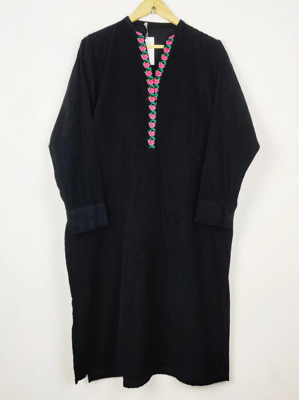 Buy online pre-used pre-loved 100% authentic & Original branded Khaadi (WBK-3026) available in Pakistan. Top international brands avilable.