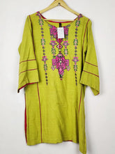 Buy online pre-used pre-loved 100% authentic & Original branded Warda (WBK-3067) available in Pakistan. Top international brands avilable.