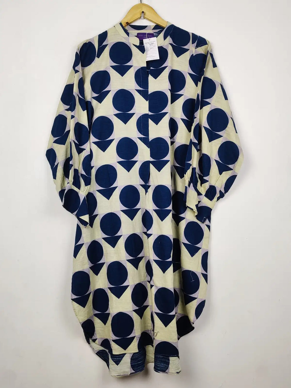 Buy online pre-used pre-loved 100% authentic & Original branded Sana Safinaz (WBK-3088) available in Pakistan. Top international brands avilable.