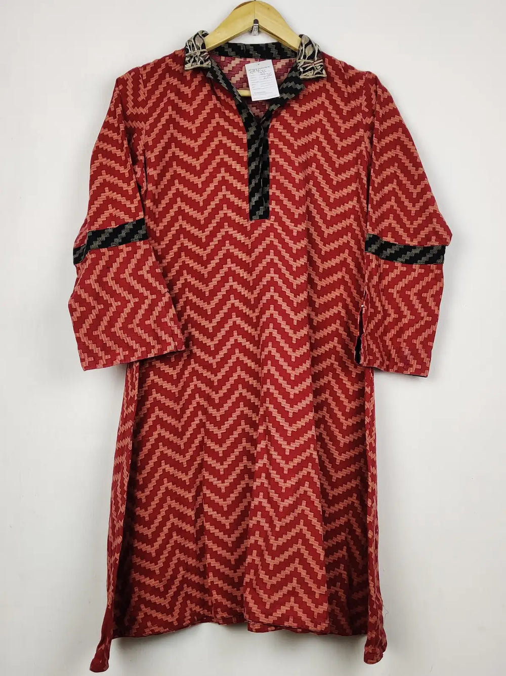Buy online pre-used pre-loved 100% authentic & Original branded Unknown Brand (WBK-3121) available in Pakistan. Top international brands avilable.