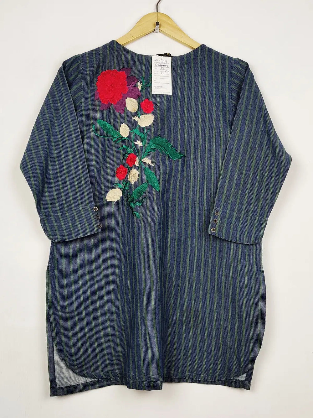 Buy online pre-used pre-loved 100% authentic & Original branded Designwear (WBK-3127) available in Pakistan. Top international brands avilable.